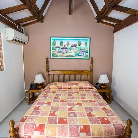 Moulin Sur Mer Beach Resort Montrouis Extérieur photo