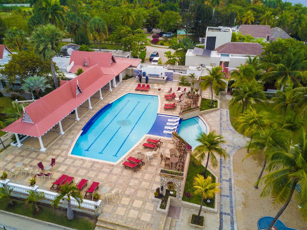Moulin Sur Mer Beach Resort Montrouis Extérieur photo