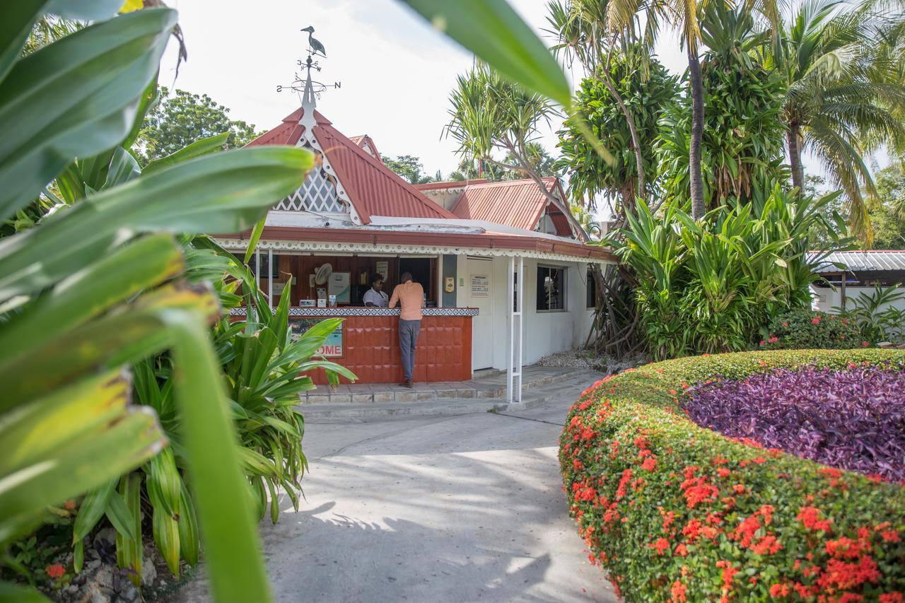 Moulin Sur Mer Beach Resort Montrouis Extérieur photo