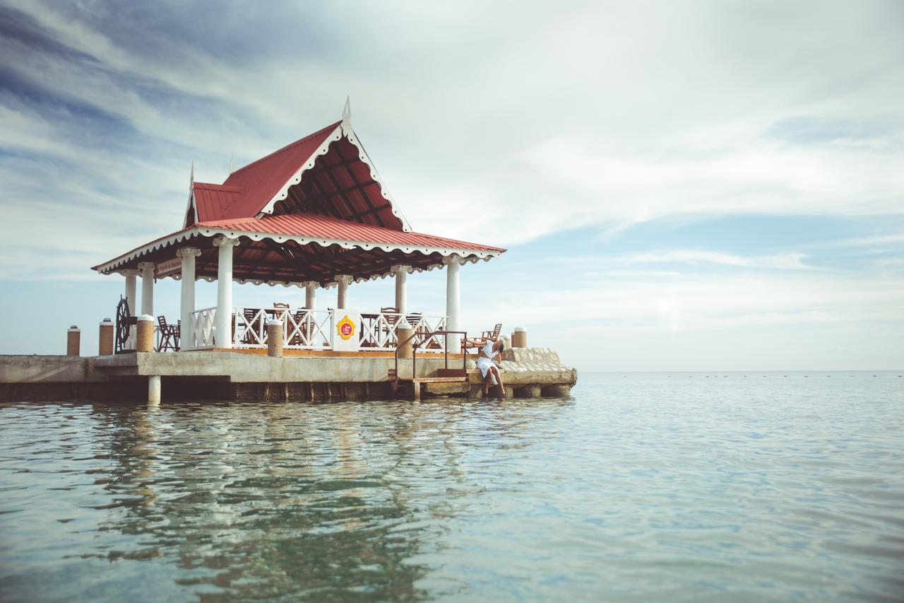 Moulin Sur Mer Beach Resort Montrouis Extérieur photo