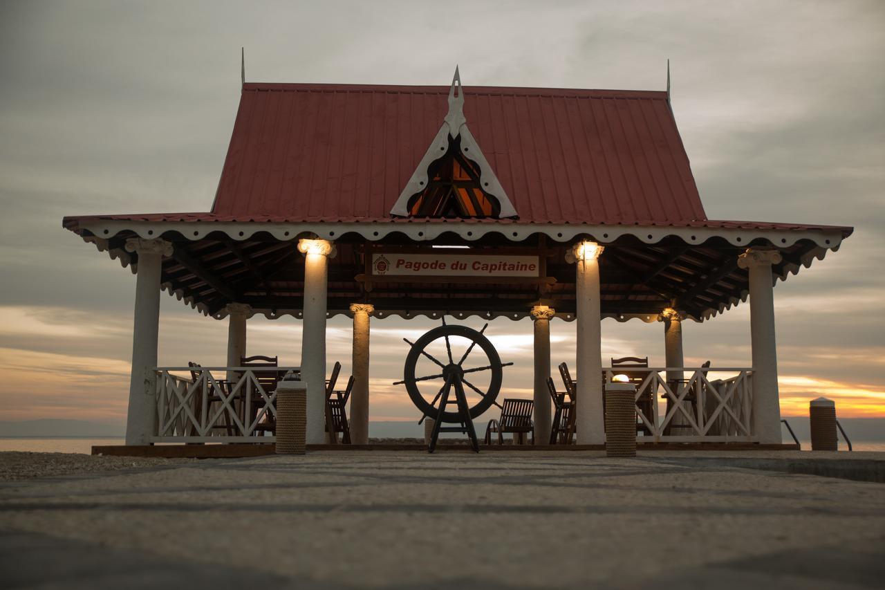 Moulin Sur Mer Beach Resort Montrouis Extérieur photo
