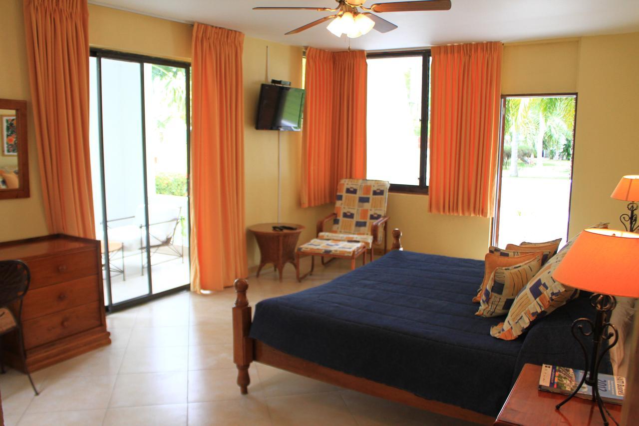Moulin Sur Mer Beach Resort Montrouis Extérieur photo