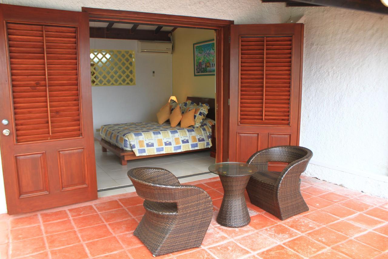 Moulin Sur Mer Beach Resort Montrouis Extérieur photo