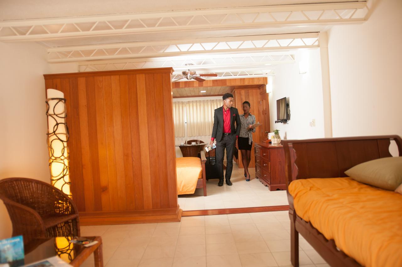 Moulin Sur Mer Beach Resort Montrouis Extérieur photo